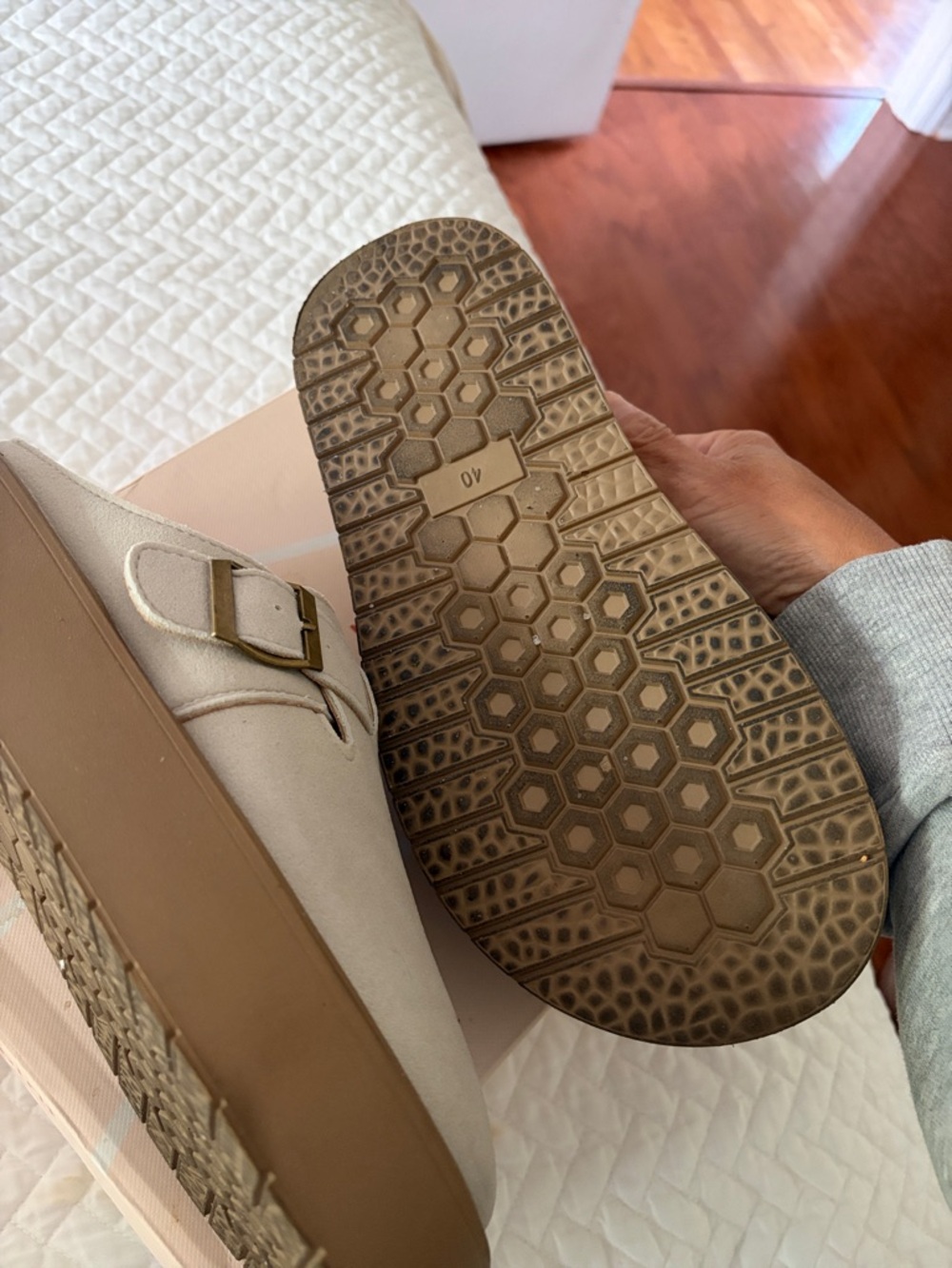 Easy Spirit Cream Platform Mule with Buckle (New) - Picture 12 of 14